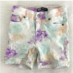 Girl’s Levi's Midi Tie-Dye Shorts Size 6